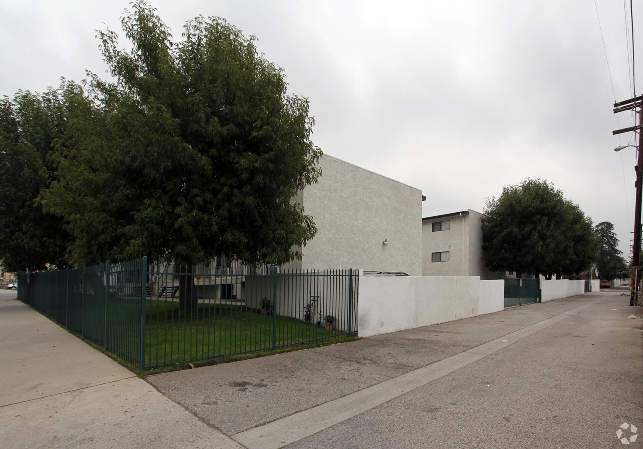 Photo - San Fernando Apts