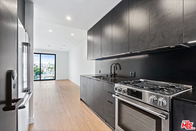 Photo - 3667 Keystone Av Unit 433