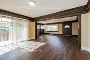 Photo - 754 N Kenmore Ave House