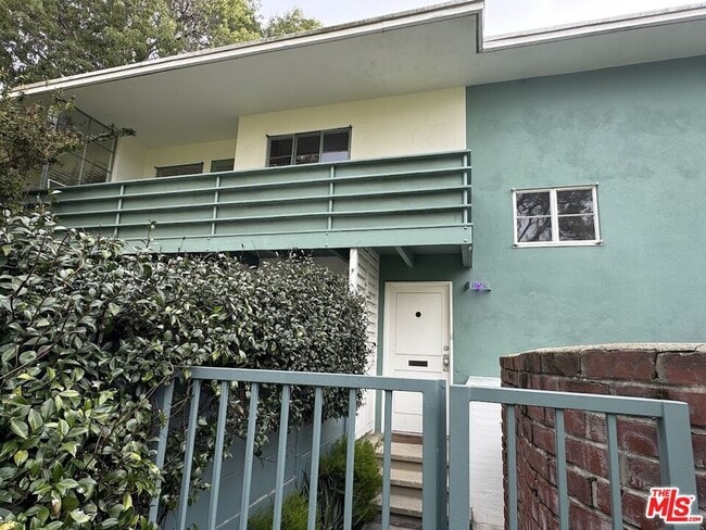 Building Photo - 5259 1/2 Village Green