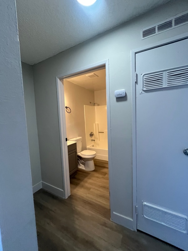 Photo - 211 E 24th St