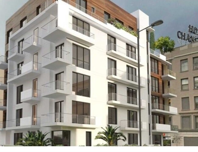 Building Photo - 707 S Berendo St