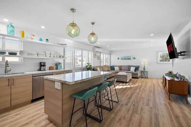 Photo - 818 Rockaway Ct