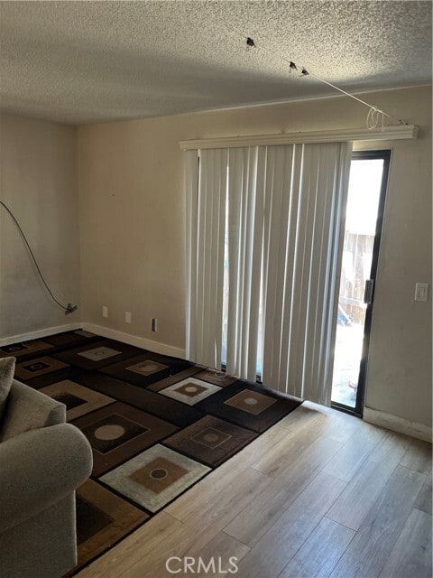 Photo - 520 E Walnut St