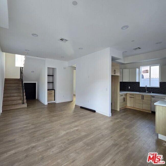 Building Photo - 2109 S West View St Rental