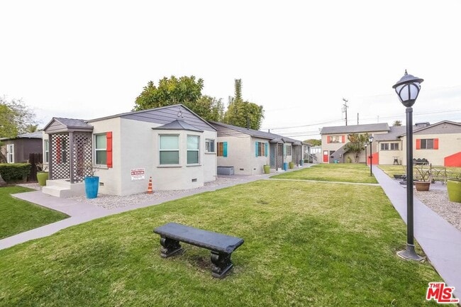 Photo - 1855 Euclid St Unit 1851B