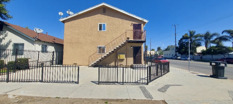 Photo - 6049 Normandie Ave Unit 2