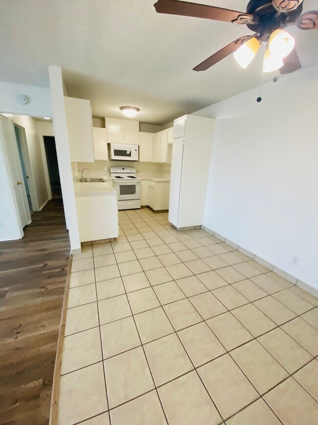 Plan A: Kitchen - Anza Victoria Apartments