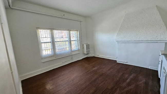 Photo - 844 S Westlake Ave Apartment Unit 100