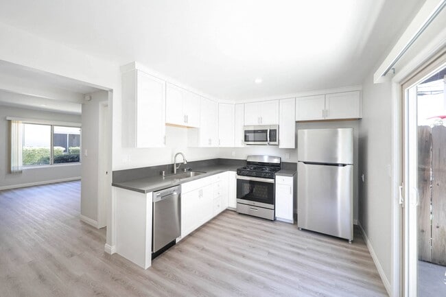 Azusa Hills - Azusa Hills Apartments