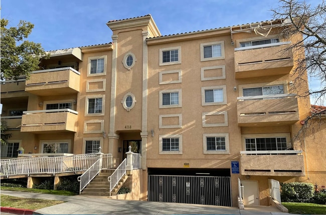 Building Photo - 428 E Santa Anita Ave Unit 204