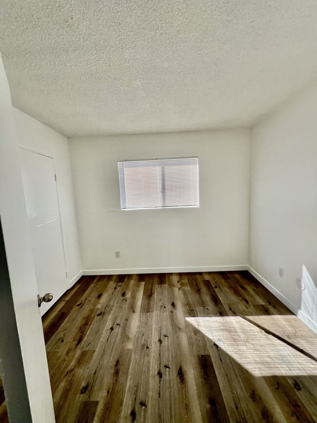 Photo - Del Pacifico Apartments