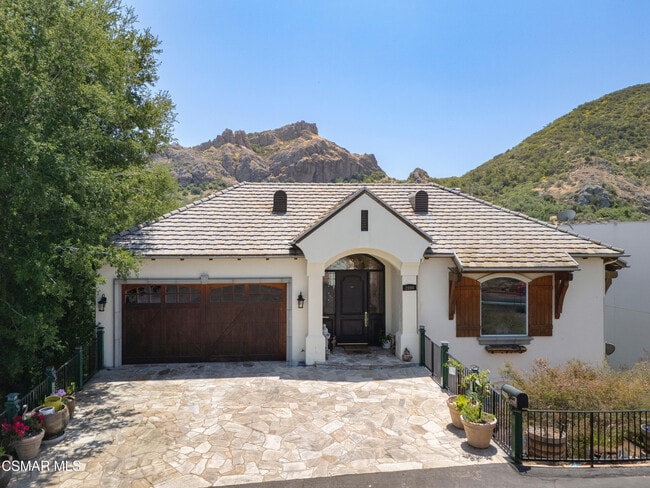 Photo - 2094 Trentham Rd House