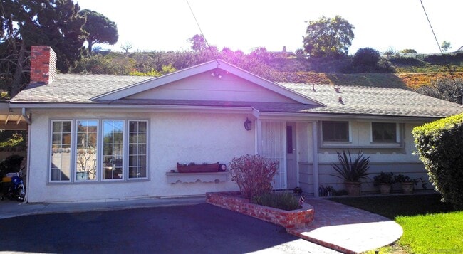 Photo - 2805 Turnbull St House