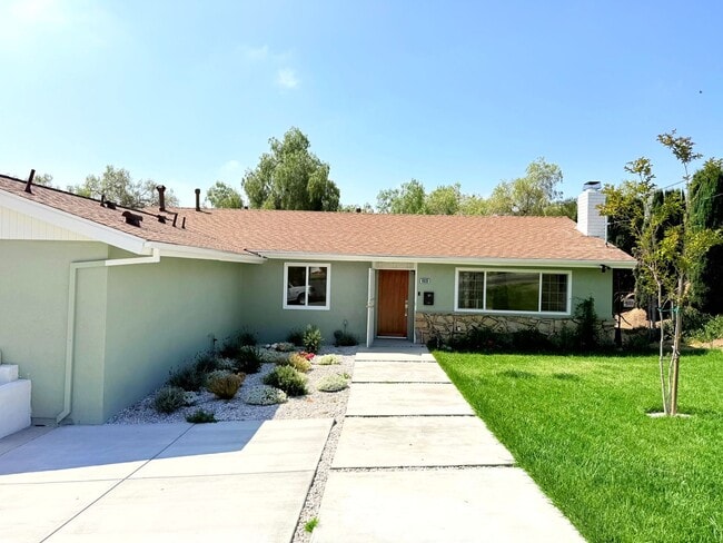 Building Photo - 10839 Fellows Ave Unit 10839 - House