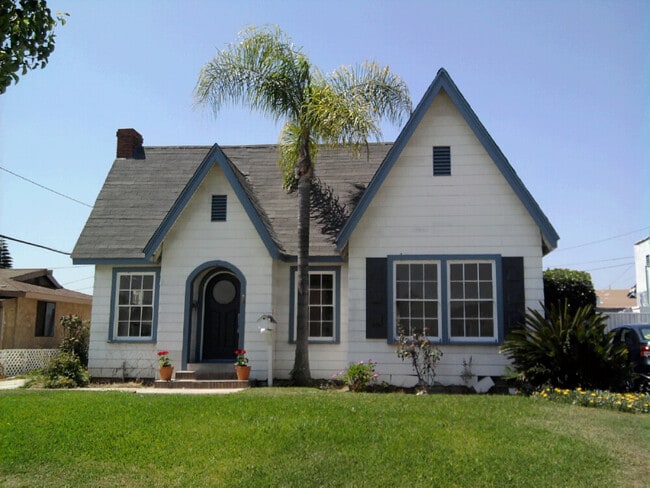 Building Photo - 8830 Underwood St