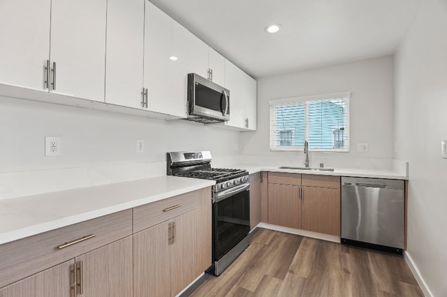 Photo - 1358 W 36th St Unit 1