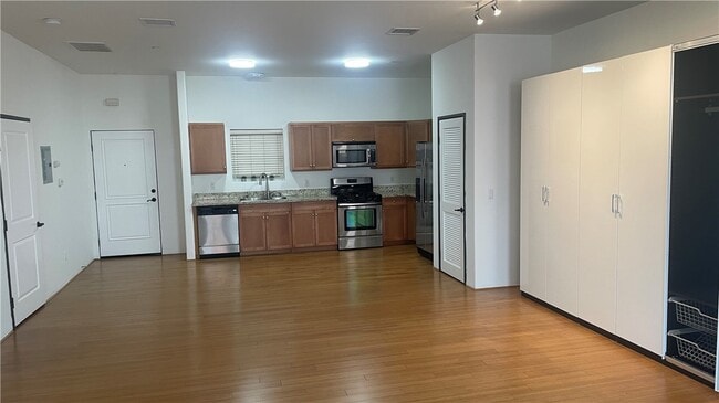 Photo - 255 W 7th St Unit 13