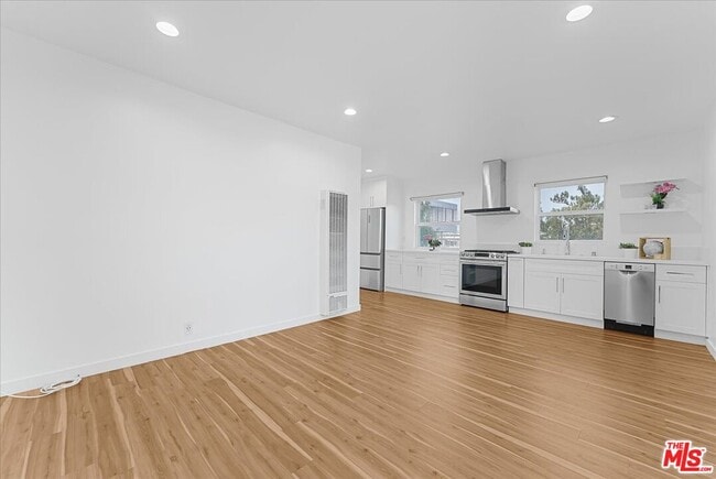 Building Photo - 2948 Exposition Blvd Unit 8