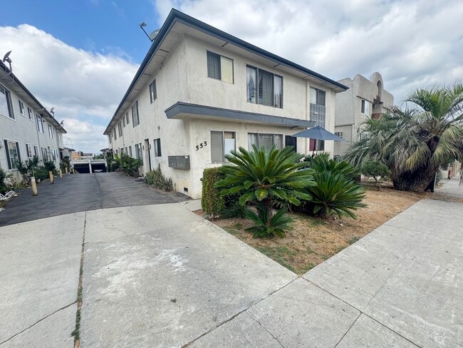 Photo - 555 N Ardmore Ave Unit 3
