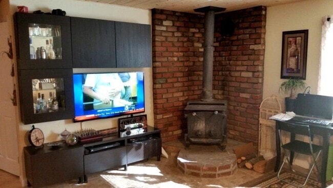 Photo - 54055 Pine Crest Ave