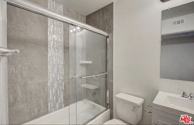 Photo - 2635 Hauser Blvd Unit room 3