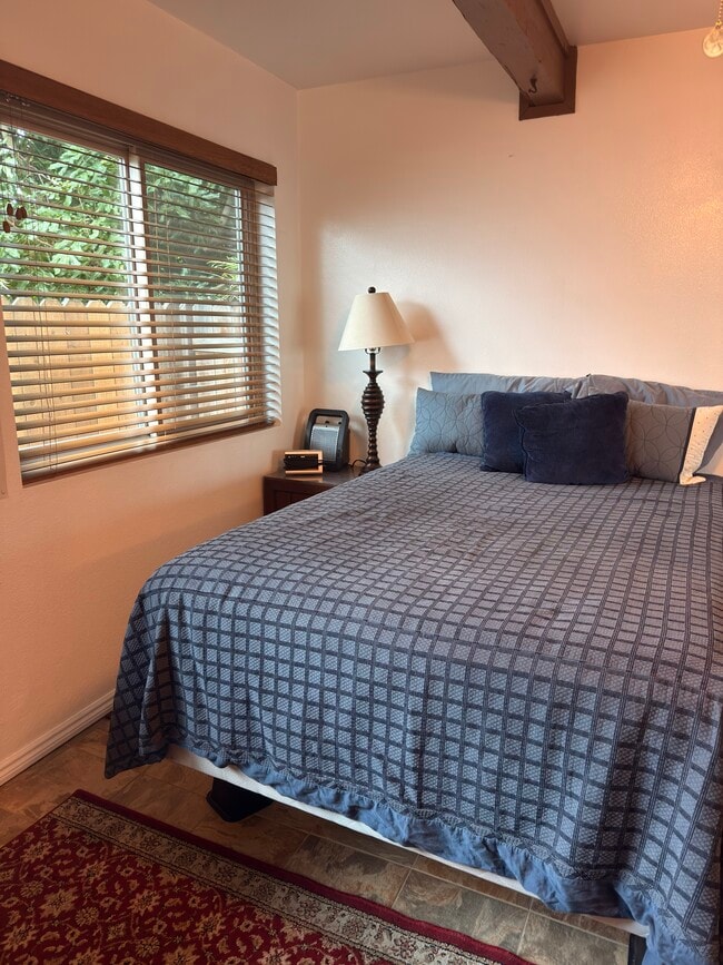 Building Photo - 301 Broadway