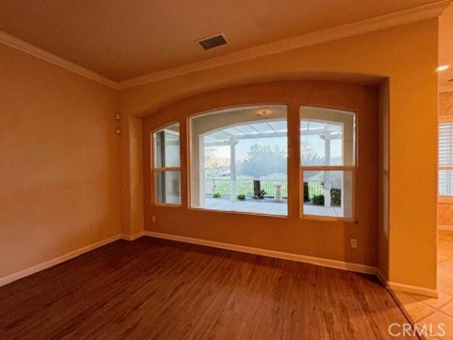 Photo - 24212 Nobe St