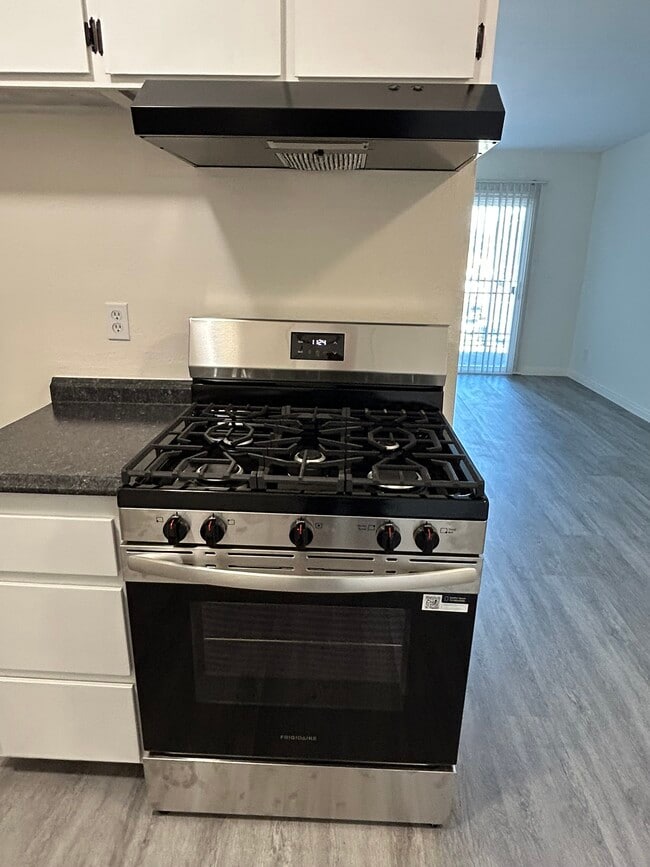 Photo - 2409 W 227th