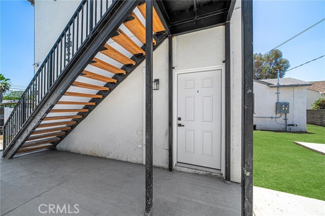 Building Photo - 2425 S Myrtle Ave