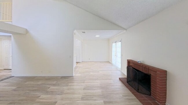 Photo - 1617 Toyon Pl