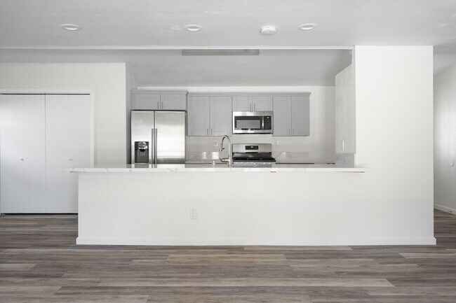 Photo - 5288 Manhasset Dr