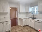 Photo - 328 S Oakhurst Dr House