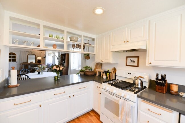 Photo - 2627 S El Camino Real Unit #3