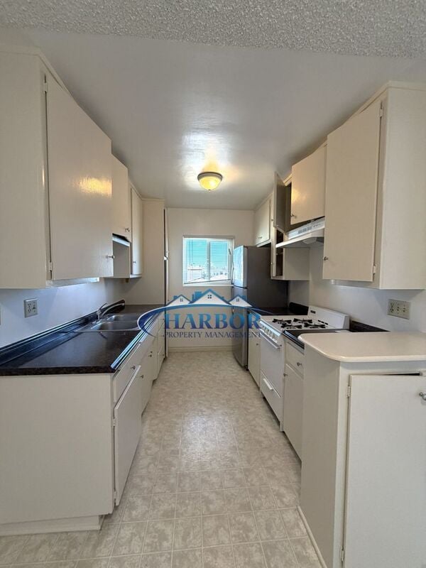 Photo - 15829 Denker Ave Unit 13