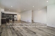 Photo - 1342 N Kenmore Ave
