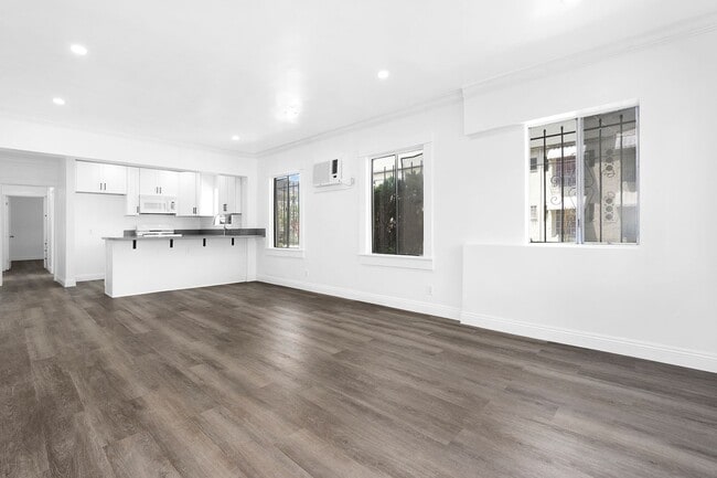 3rd Avenue Apartments - 3rd Avenue Apartments Unit 2501 3rd Avenue