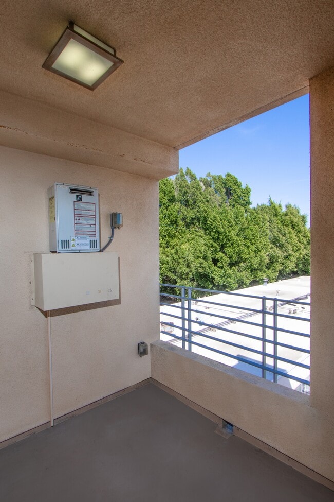 Photo - 13429 Vanowen St Unit 206