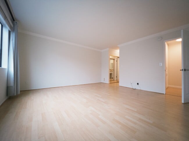 Photo - 1236 Wellesley Ave Unit 3