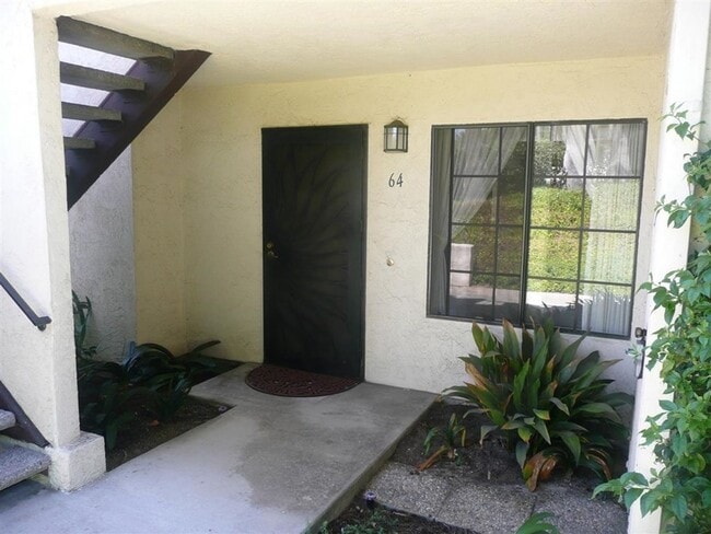 Building Photo - 2-Bedroom 1-Bathroom La Jolla UTC Condo wi... Unit 64