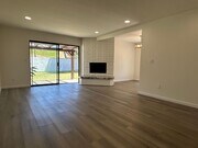 Photo - Spacious Newly Remodeled Townhome in Bonsa...