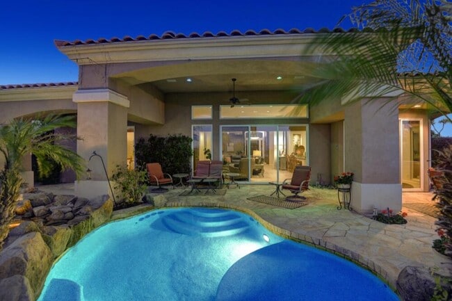 Photo - 348 Tomahawk Dr House