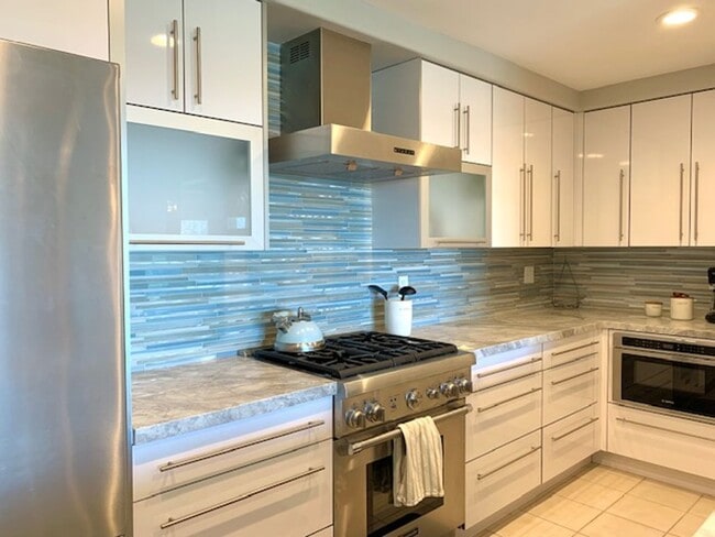 Photo - 733 Reef- MFR Unit 1