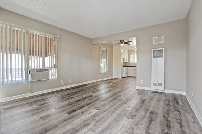 Photo - 4520 Hazeltine Ave