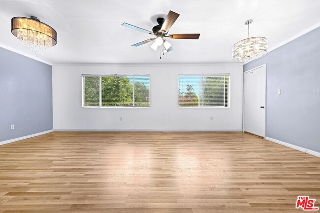 Photo - 12801 Moorpark St Condo Unit 308