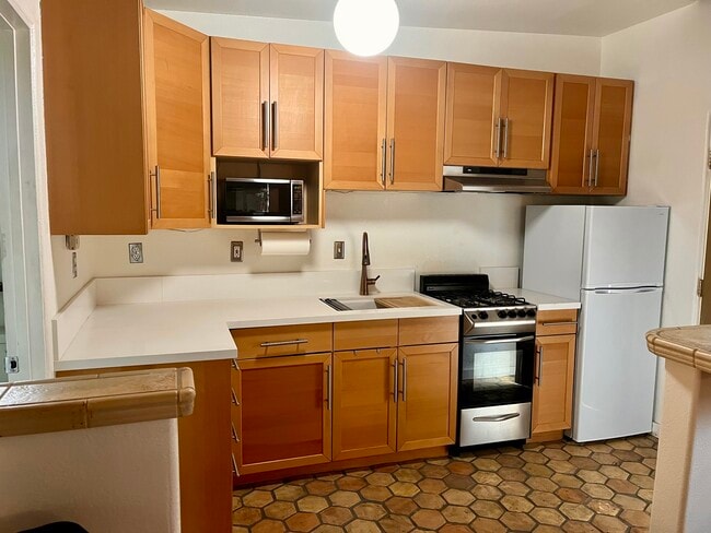 Photo - 3334 55th St