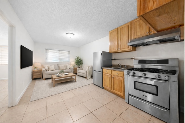 Building Photo - 1337 Douglas St Unit B