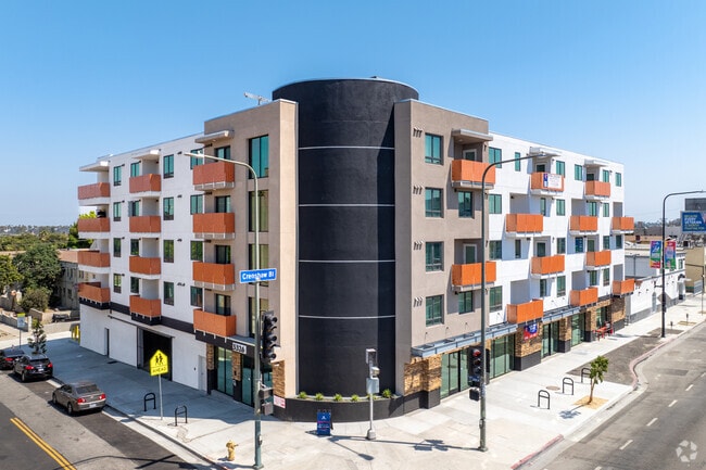 5300 Crenshaw - 5300 Crenshaw Apartments