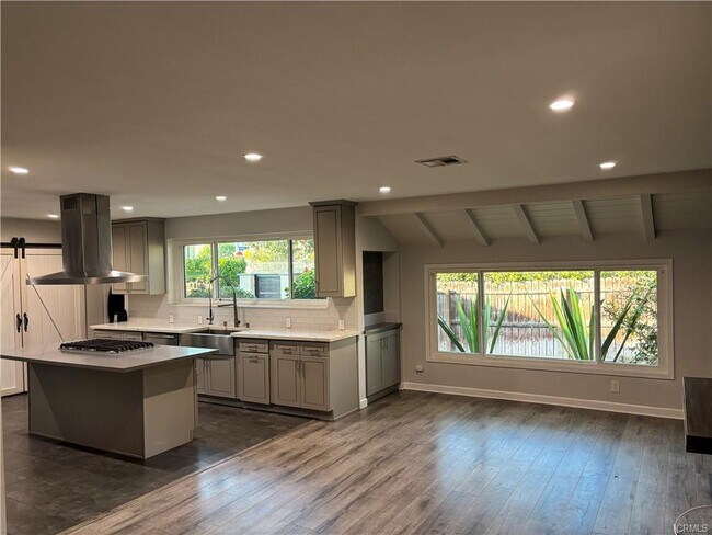 Photo - 6656 Columbus Ave