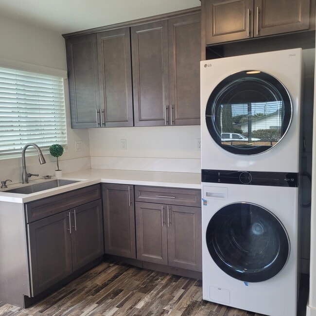 Photo - 1641 Evergreen Ave